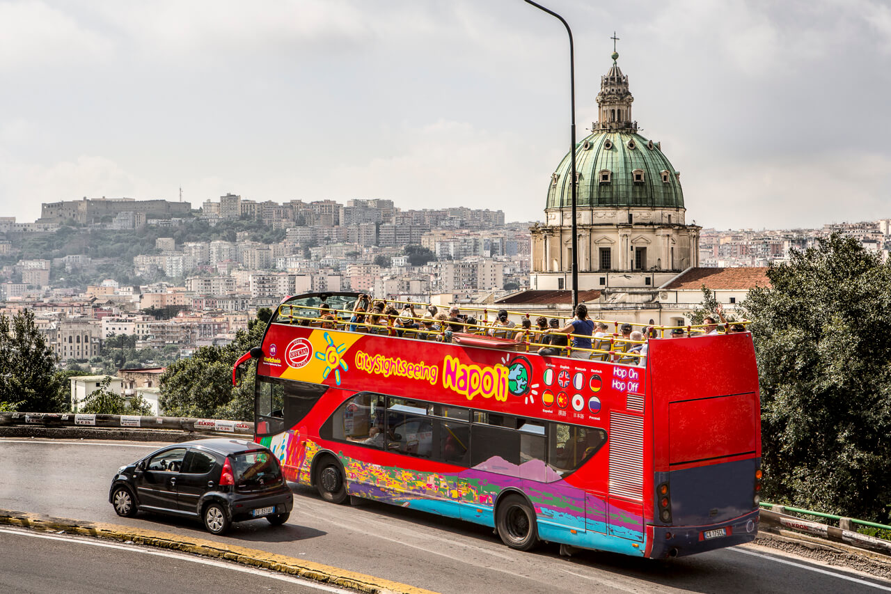 Nápoly Hop-On Hop-Off busz Nápoly Hop-On Hop-Off busz